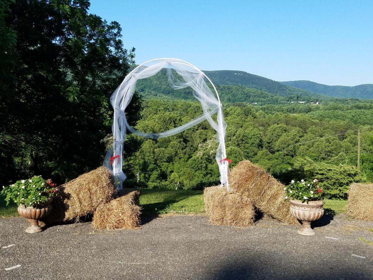 Blue Ridge Manor Bed & Breakfast
